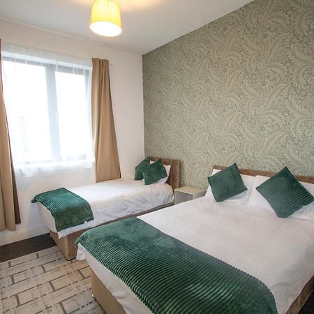 Ideal For Groups - 2 Bedroom Apartment - Free Parking, Transit Links, Close To Stadiums Manchester Exteriér fotografie