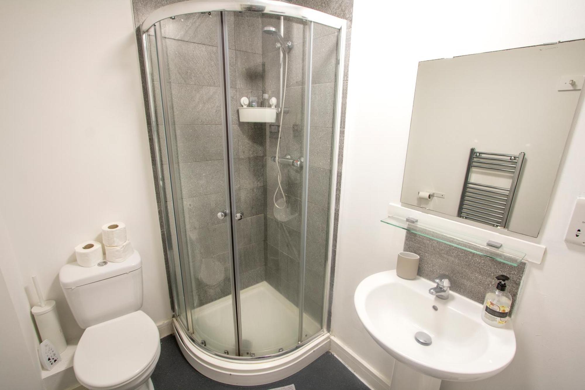 Ideal For Groups - 2 Bedroom Apartment - Free Parking, Transit Links, Close To Stadiums Manchester Exteriér fotografie